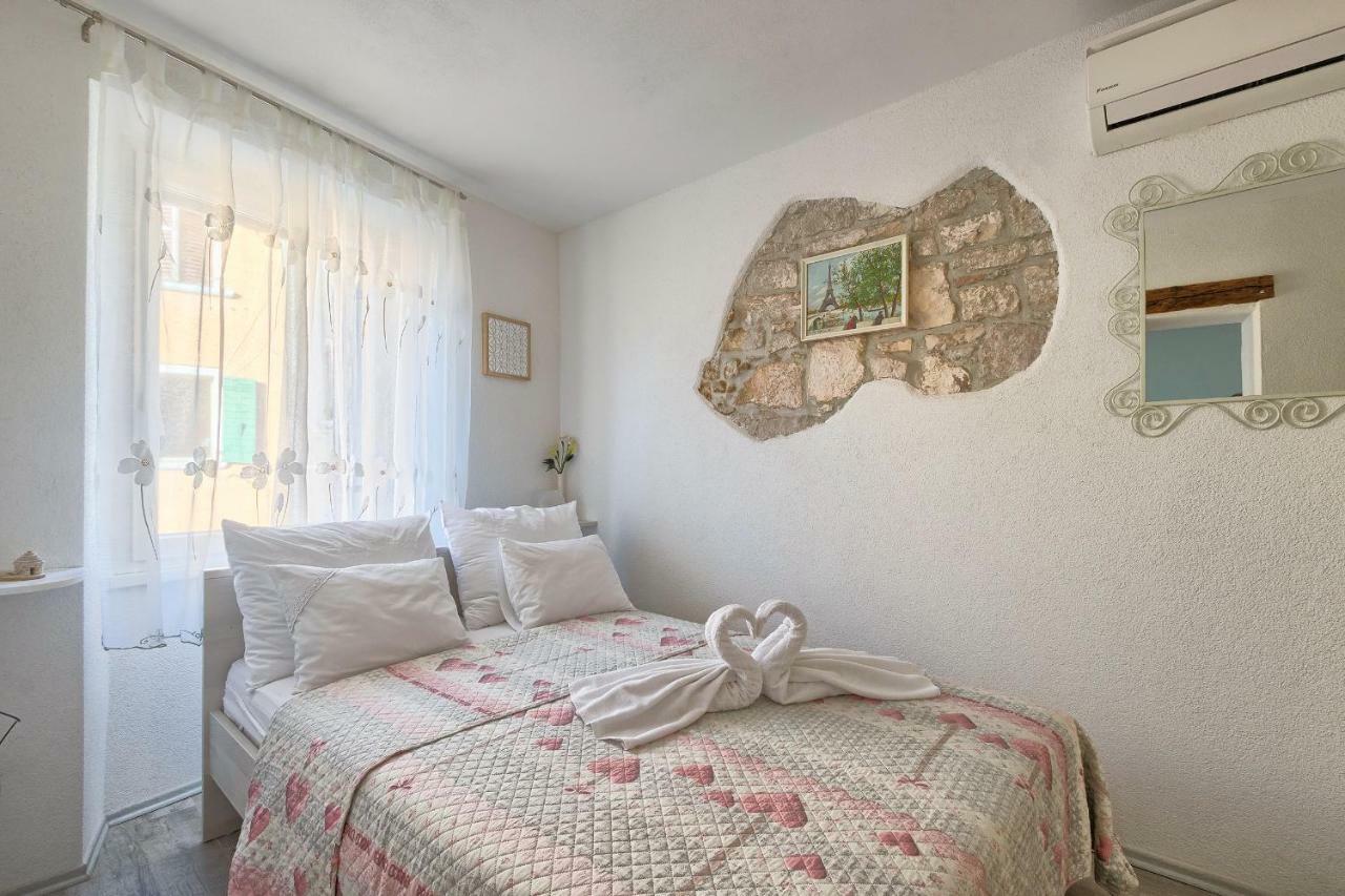 Graciela Apartment